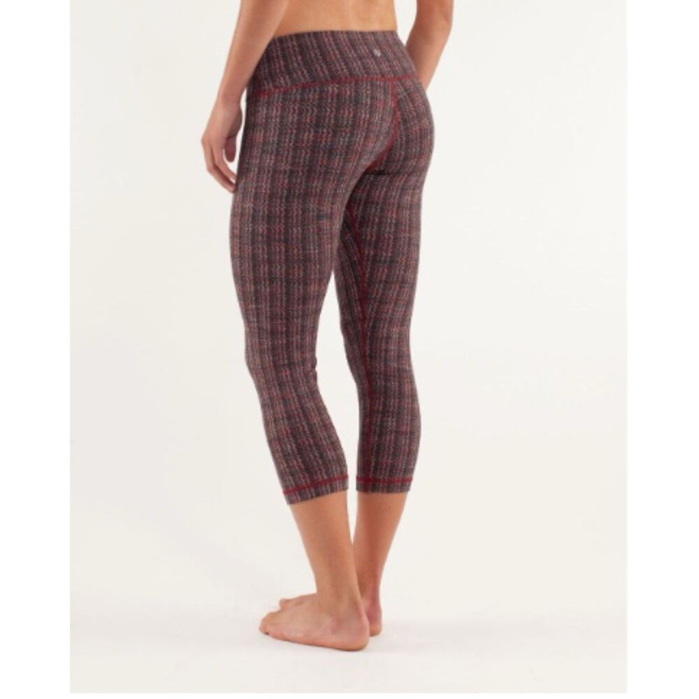 EUC Lululemon Wunder Under Crop *Ziggy Wee Luon Ziggy Wee Flare 8